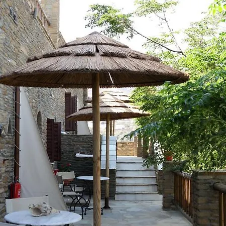 Nicolas Ormos  Exterior photo