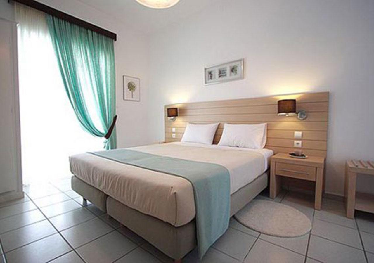 Nicolas Aparthotel 3*
